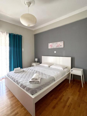 Mario's comfortable local apartment, next to metro station, close to Acropolis